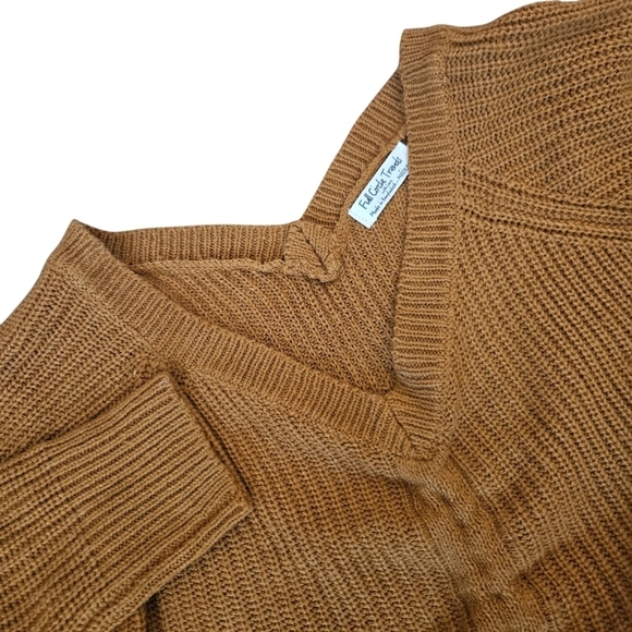 Full Circle Trends Sweaters - Full Circle Trend Woman's Cropped Tan Sweater with Cinched Tie Front Sz Medium